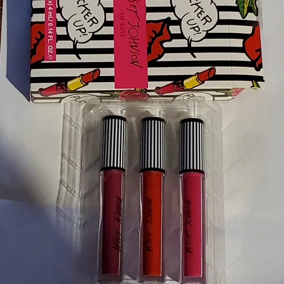 Betsey Johnson Makeup Piece Betsey Johnson Lip Love Poshmark